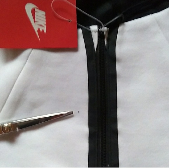 ▶️SALE◀️ 🆕  NWT Nike Tech Fleece Lined Shirt - Picture 8 of 8